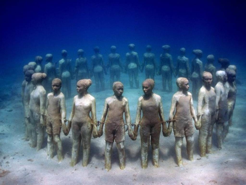Isla Mujeres. El Museo Subacuático de Cancún, expone Evolución silenciosa del artista Jason de Caires Taylor 400 esculturas.