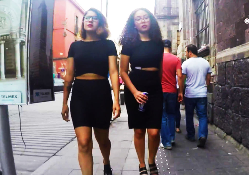 Las cuatro jovencitas grabaron su andar por las calles de la Ciudad de México. (YOUTUBE)