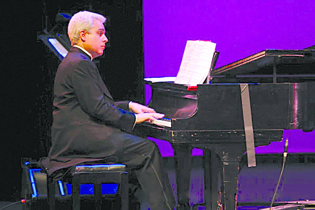 Calidad. El pianista mexicano Juan Pablo Horcasitas, será el solista invitado al próximo concierto de la Camerata de Coahuila dedicado a la música mexicana.