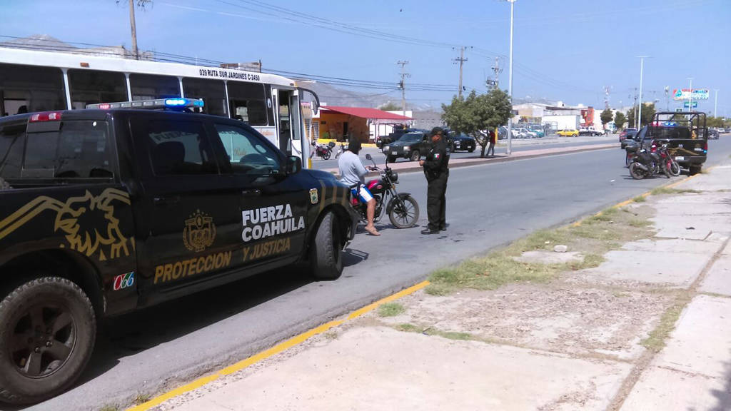 Acciones. Varias motocicletas y una camioneta fueron aseguradas en el operativo de Fuerza Coahuila. (EL SIGLO DE TORREÓN)
