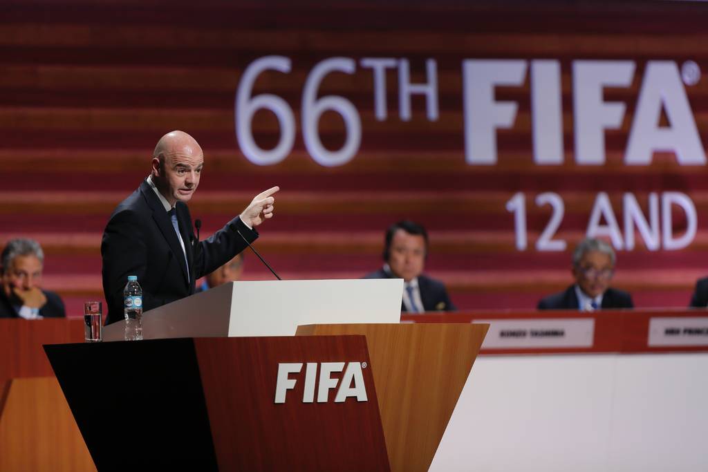 'No puedo cambiar el pasado, pero sí puedo configurar el futuro, con ustedes', dijo el presidente de FIFA.  (EFE)