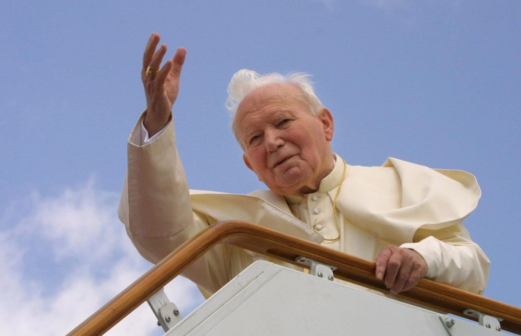 Se dice que Juan Pablo II fue un contrarreformista que buscó la restauración del clero y su regreso a la disciplina. (ARCHIVO)