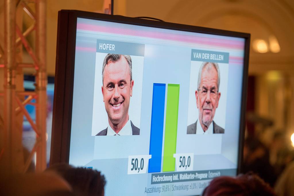 Empate técnico. Una fotografía muestra a los dos candidatos austriacos que se encuentran empatados.