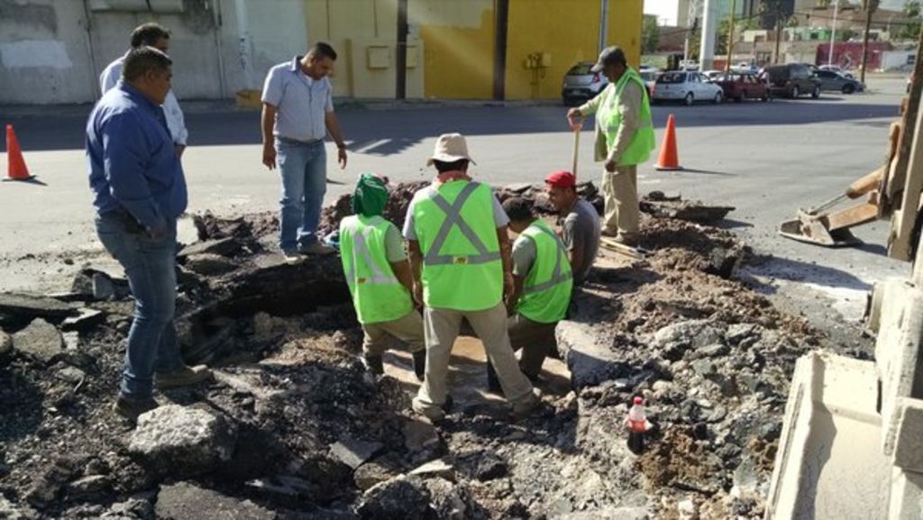 Hoy martes estará listo el trabajo y procederán a rellenar para pavimentar. (EL SIGLO DE TORREÓN)