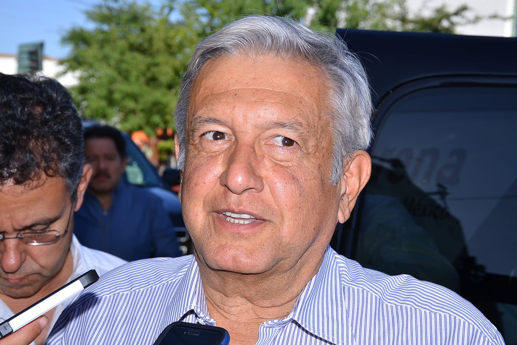 A través de su cuenta de Twitter, López Obrador apuntó: “En cualquier país de la tierra donde hay conflicto siempre se procura el diálogo, pero EPN, (Osorio) Chong y Nuño se niegan a escuchar a los maestros”.  (ARCHIVO)