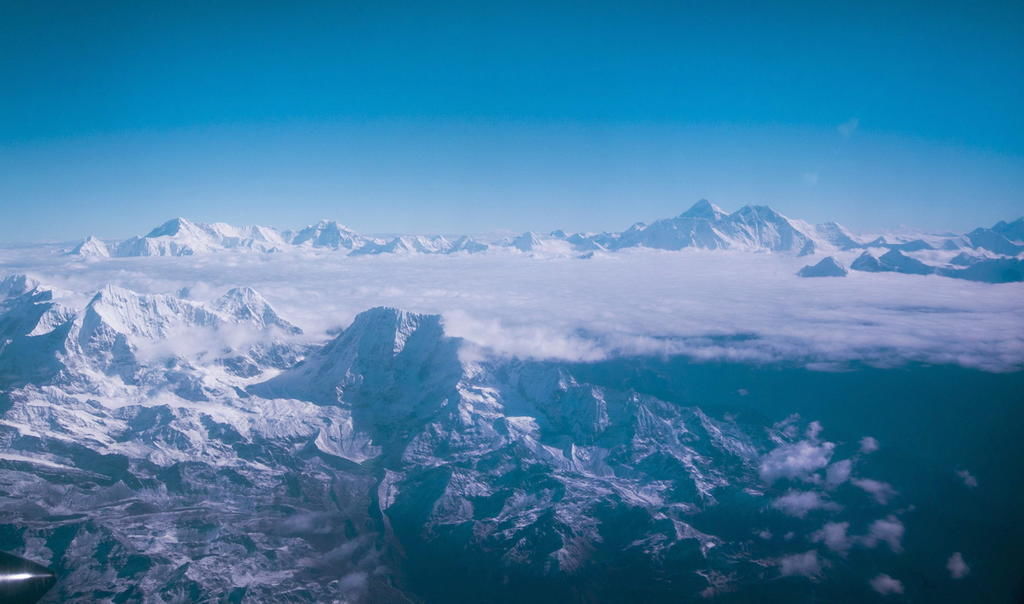 El monte Everest es la montaña más alta del mundo con una altitud de 8,848 metros sobre el nivel del mar. (ARCHIVO)