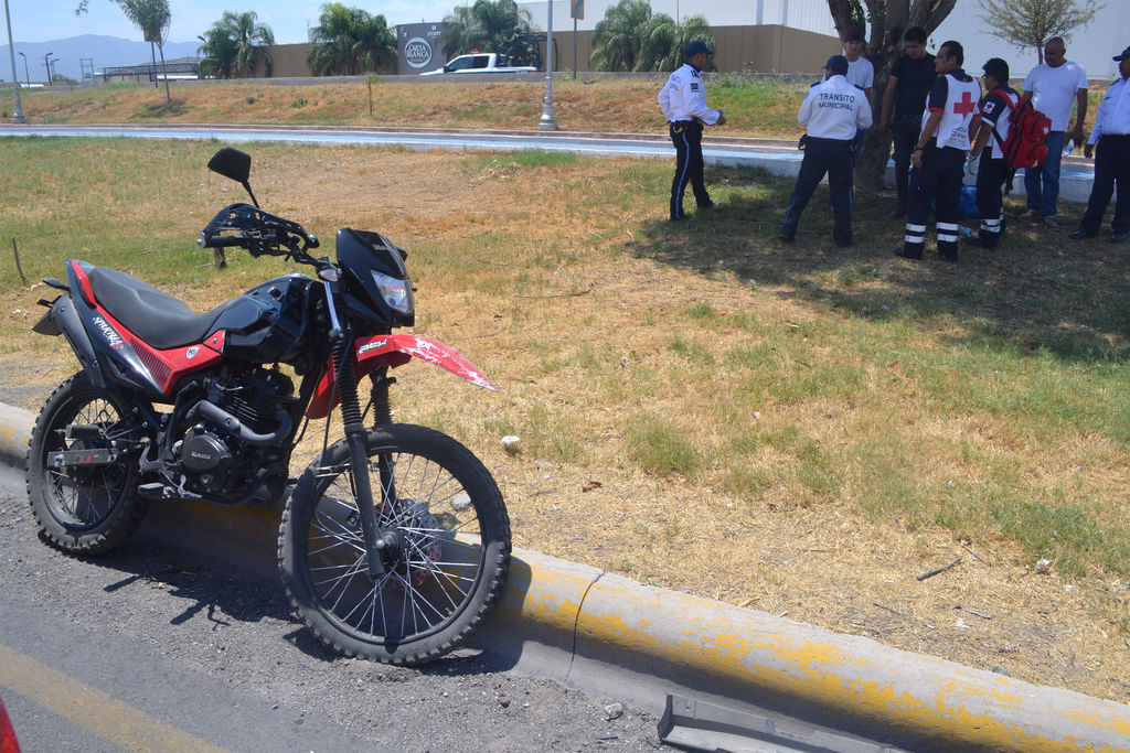 El accidente se reportó a las 2:30 de la tarde sobre los carriles que dirigen de Lerdo a Torreón a la altura de la colonia El Refugio. (ESPECIAL)