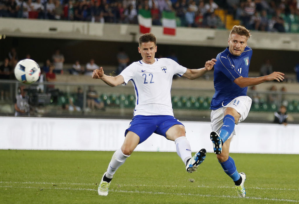 A siete días de su debut en la Eurocopa Francia 2016, la selección de Italia se adjudicó la victoria por 2-0 ante su similar de Finlandia. (AP)