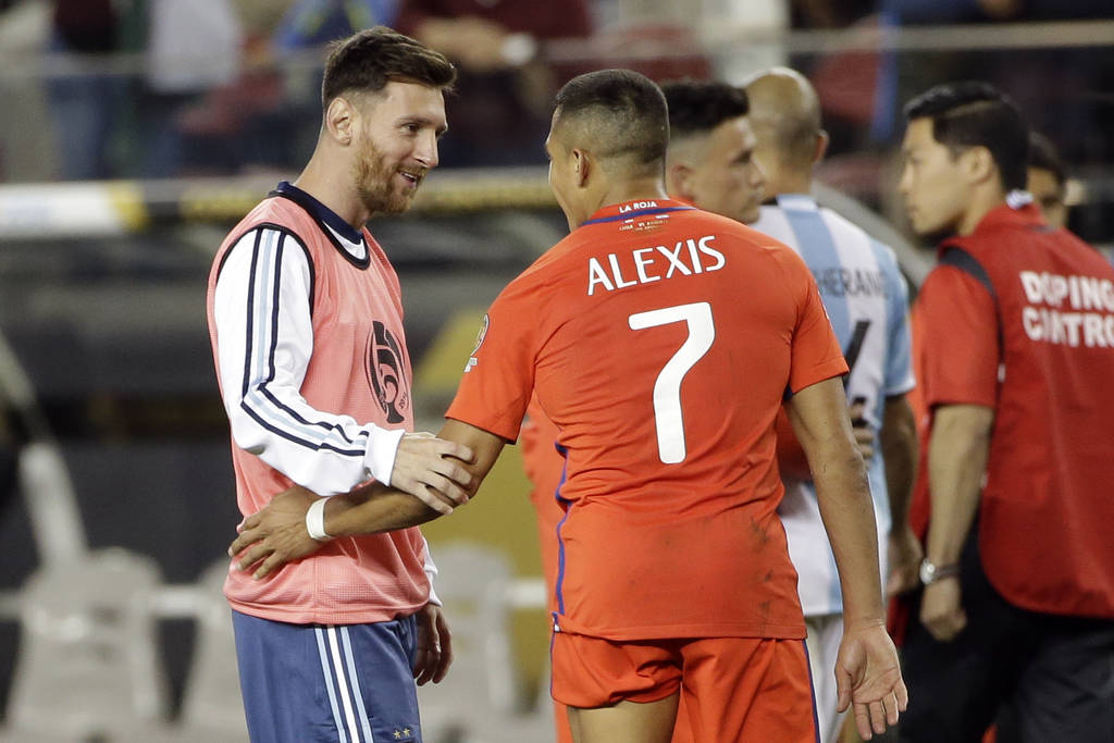 Lionel Messi no pudo jugar ni un minuto contra Chile, el lunes pasado. (AP)
