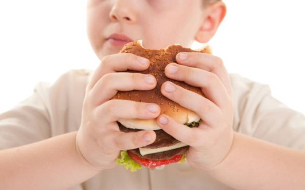 En aumento. La presencia de la hipertensión arterial en la niñez se debe a los malos hábitos en la alimentación.