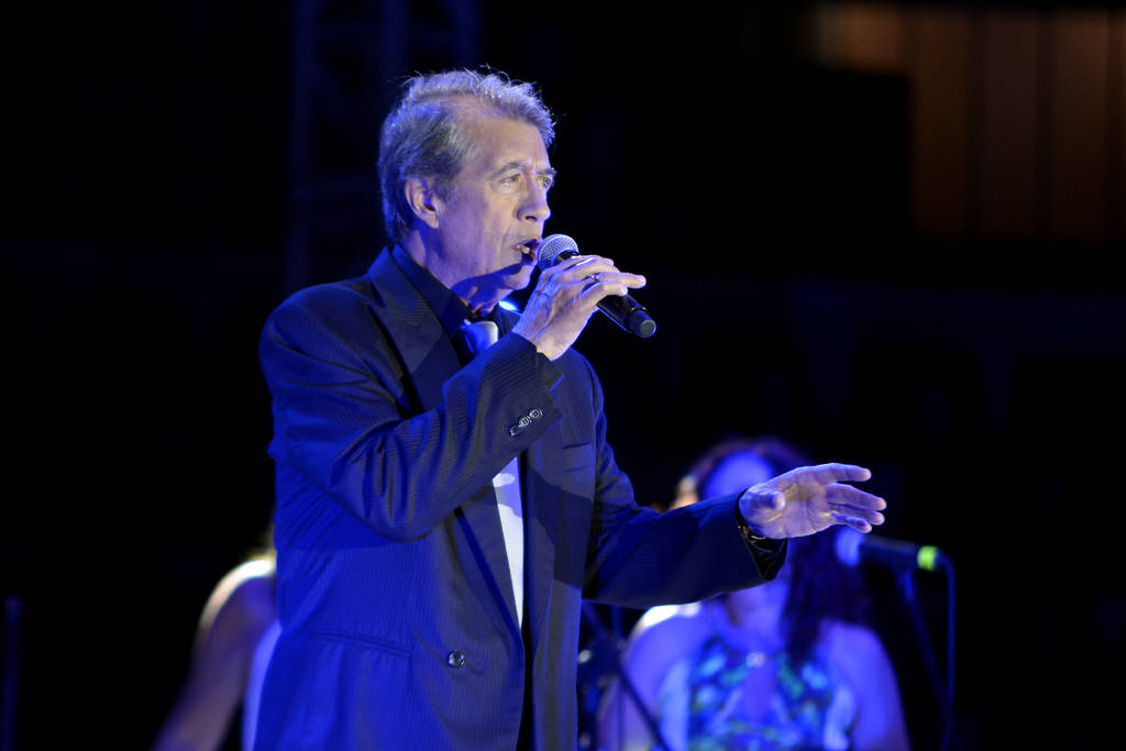 Está de vuelta. El cantante José María Napoleón regresará a la Comarca Lagunera en octubre próximo para deleitar a sus fans.   
