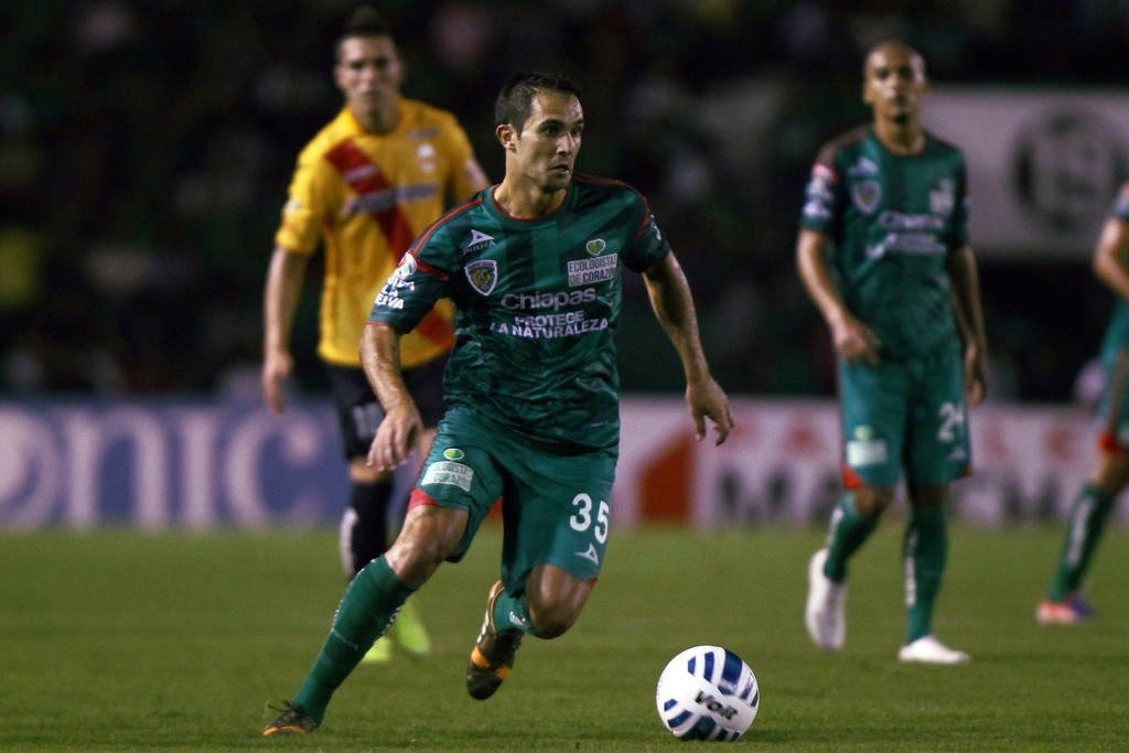 El volante argentino Emiliano Armenteros anotó 12 goles en 54 partidos disputados con los Jaguares de Chiapas. (Archivo)