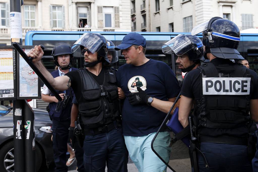 La Policía francesa ha trabajado jornadas extras con los visitantes. (EFE)