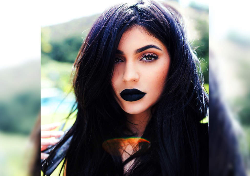 Kylie lanzó meses atrás su línea de cosméticos. (ESPECIAL)