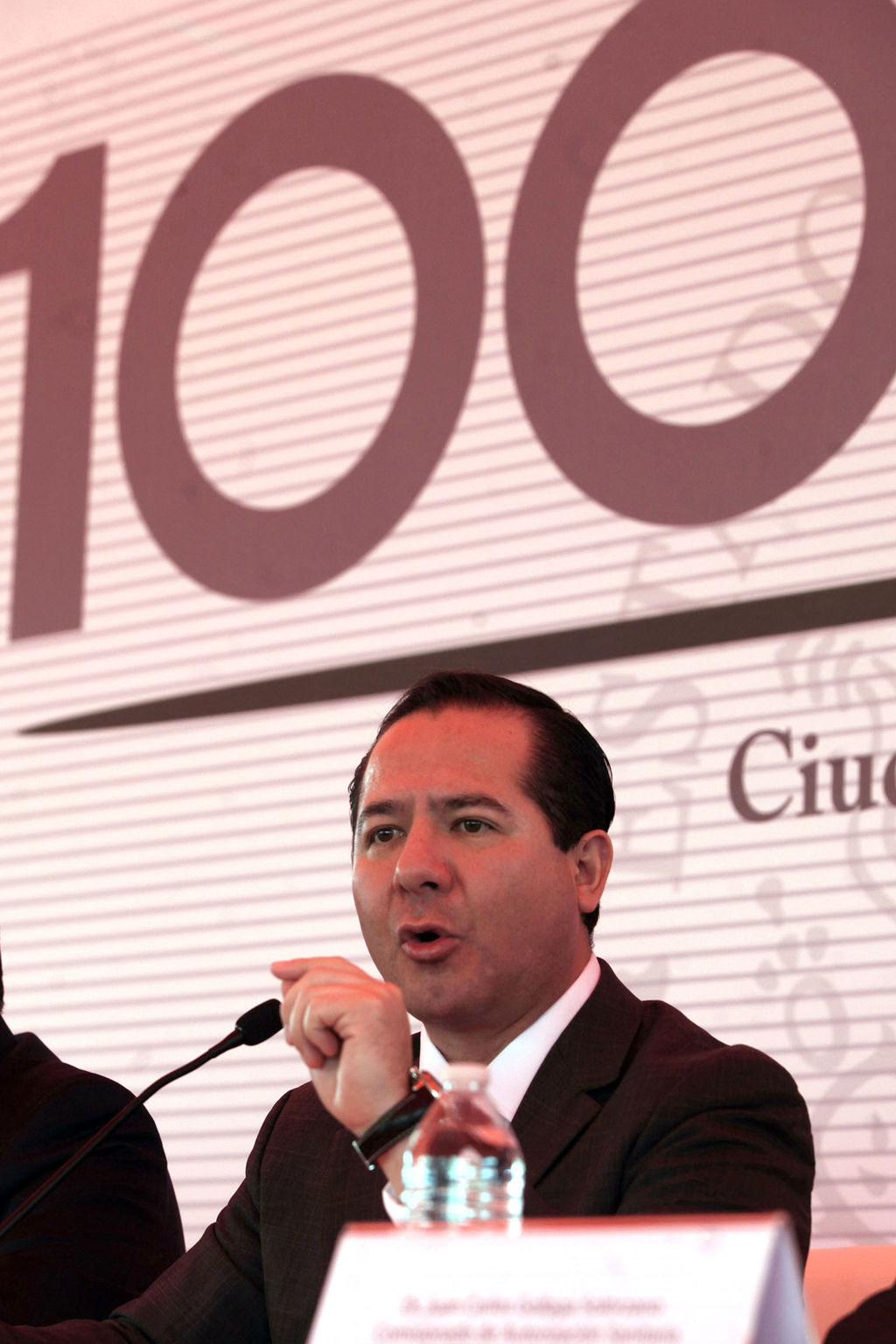 El titular de la Cofepris, Julio Sánchez y Tepoz, presentó un balance de las acciones desarrolladas durante los primeros 100 días de gestión. (EL UNIVERSAL)