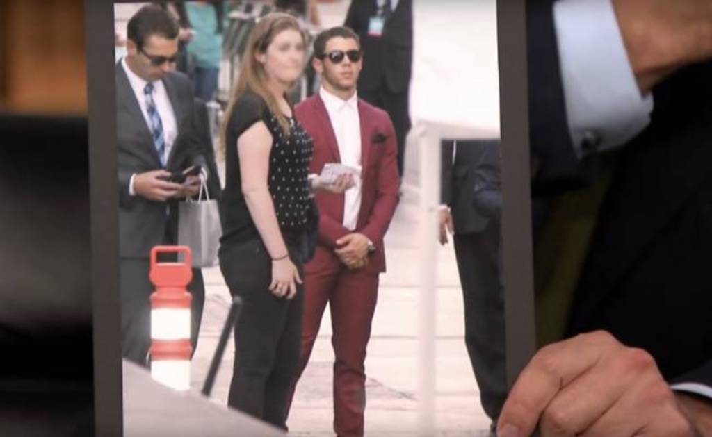 Apenado. El cantante estuvo incómodo en los premios.