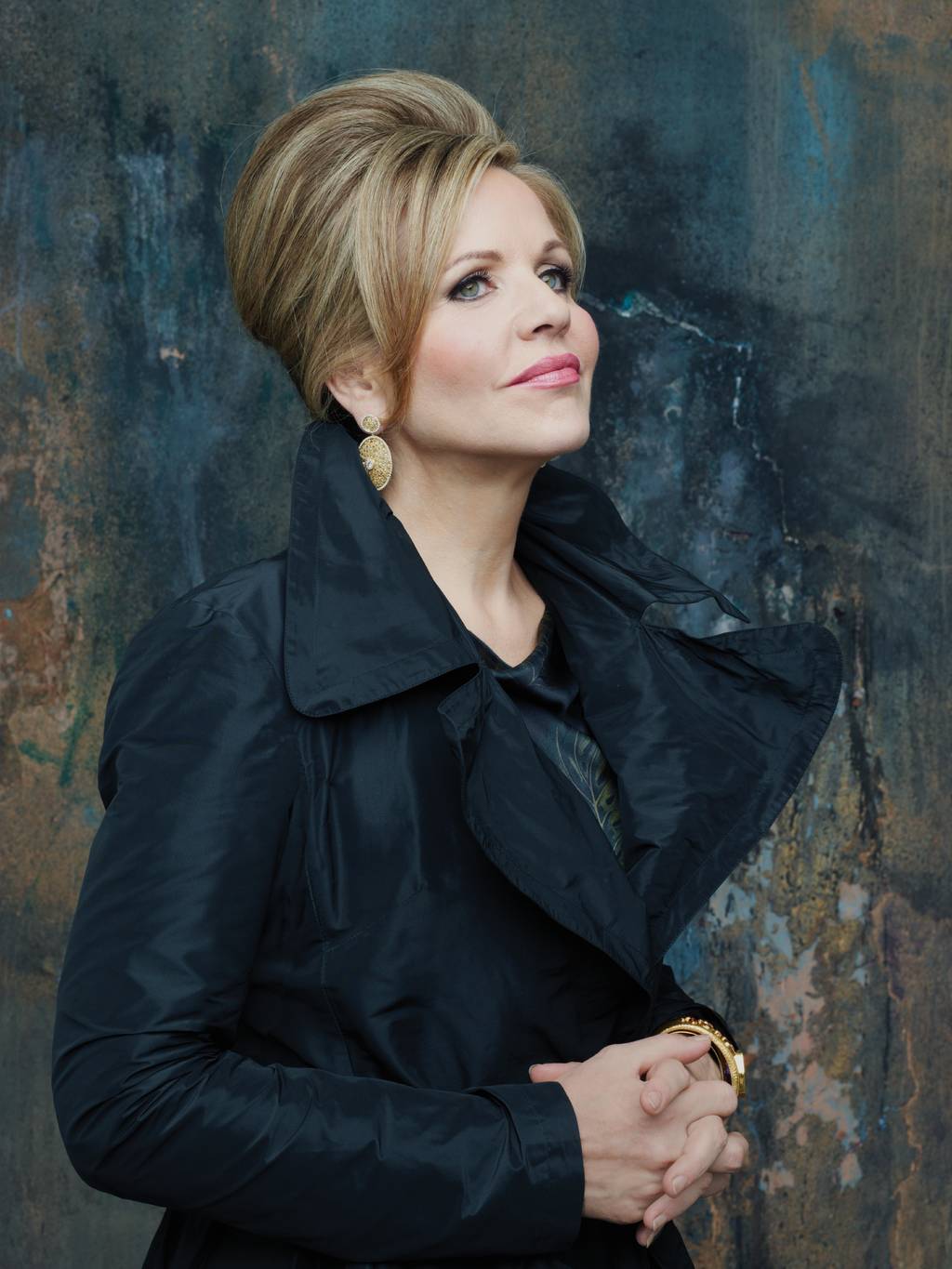 Su escala. Torreón será la primera de dos ciudades donde cantará la soprano estadounidense Renée Fleming, invitada a la gala operística 2016 de la Camerata de Coahuila, en el teatro Martínez.