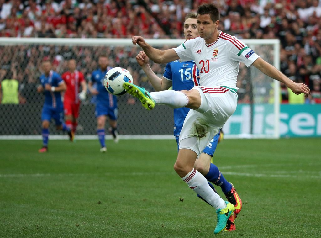 La selección nacional de Hungría rescató el empate 1-1 ante su similar de Islandia. (EFE)