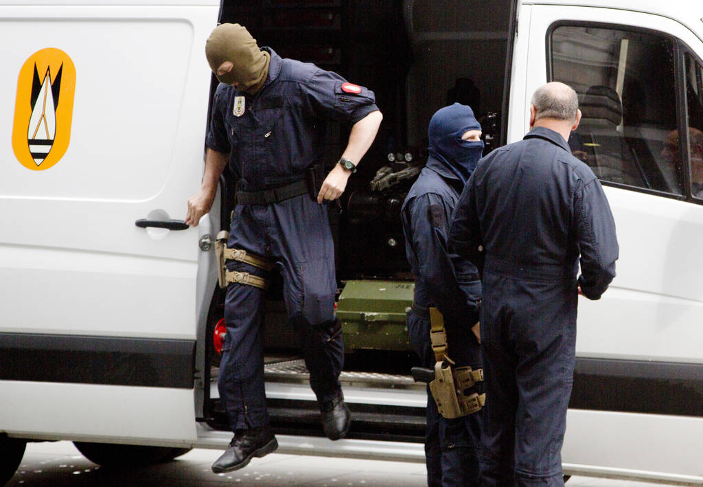 Operativo. Al menos 12 personas han sido detenidas en una nueva operación antiterrorista en Bélgica. (AP)