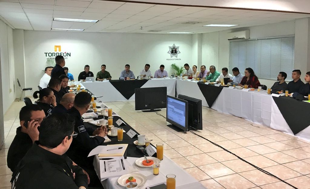 En la reunión de Indicadores de Incidencia Delictiva, el alcalde Miguel Riquelme informó que se evaluó la semana número 25 del año y se mantienen bajos los delitos en lo general. (TWITTER)
