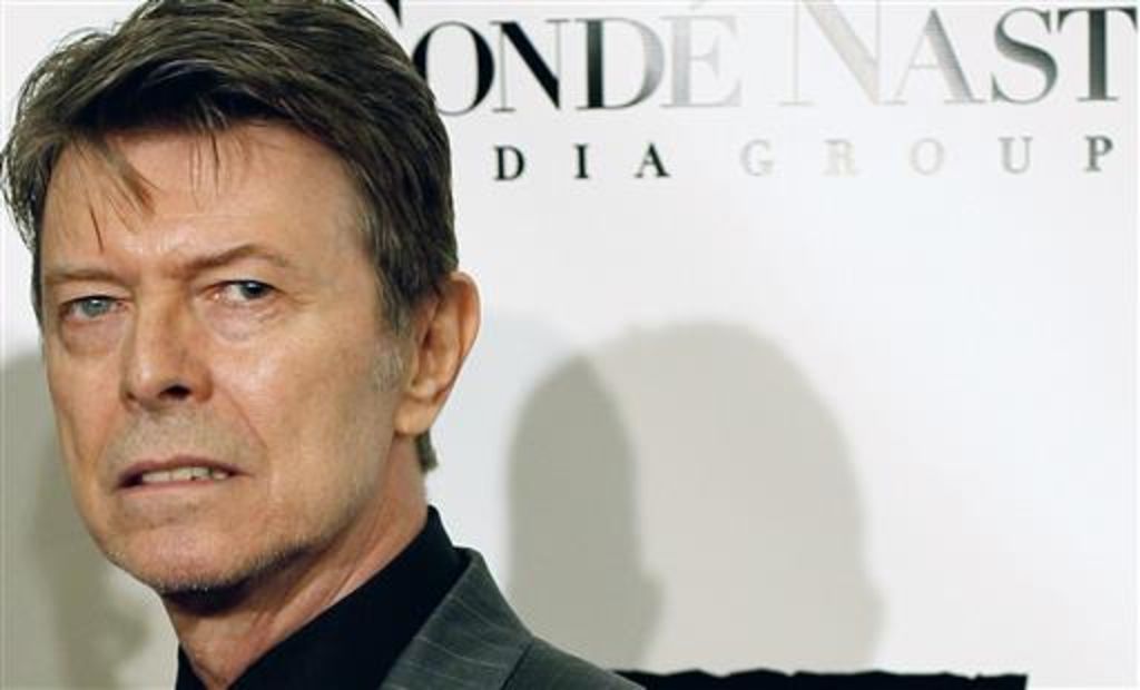 Heritage Auctions dijo que el pelo de Bowie se ofrecerá el sábado como parte de una venta en Beverly Hills, California. (ARCHIVO)
