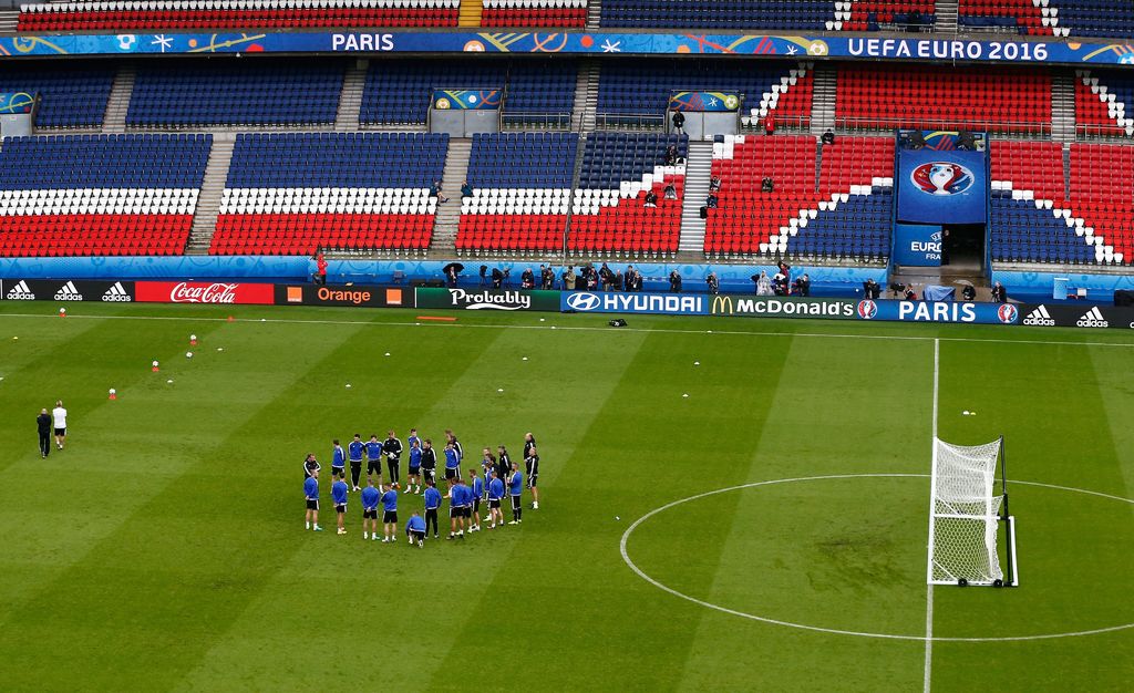 La UEFA cambiará el césped del estadio de Lille