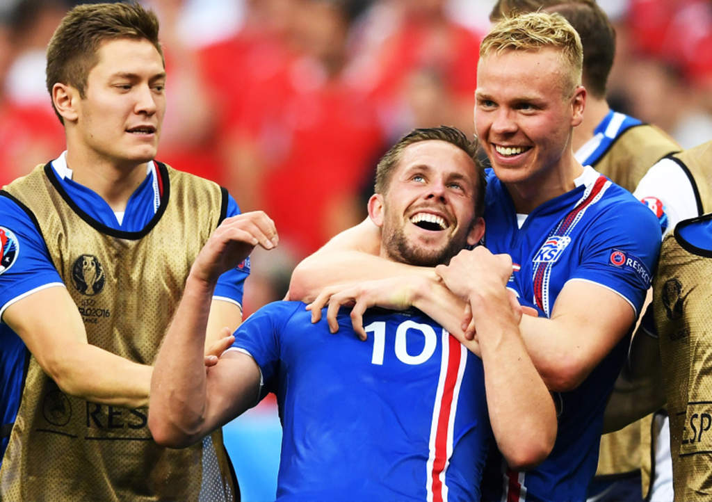 El gol de último momento ayudó a Islandia a pasar como segundo lugar de su grupo. (AGENCIAS)