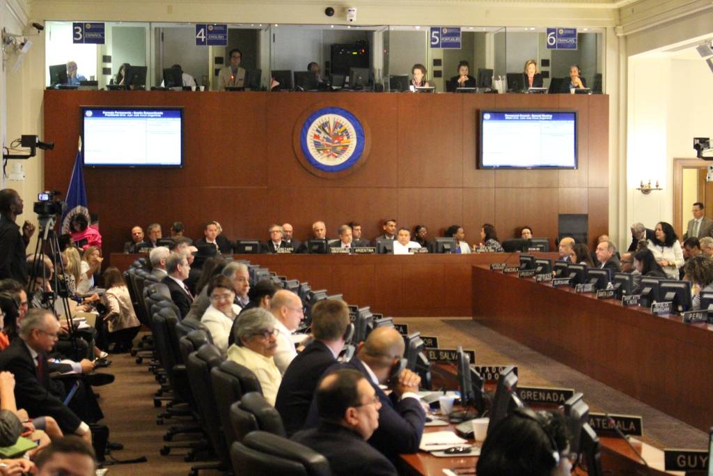 Venezuela. La carta democrática es un recurso que tiene la OEA para intervenir en un país. 