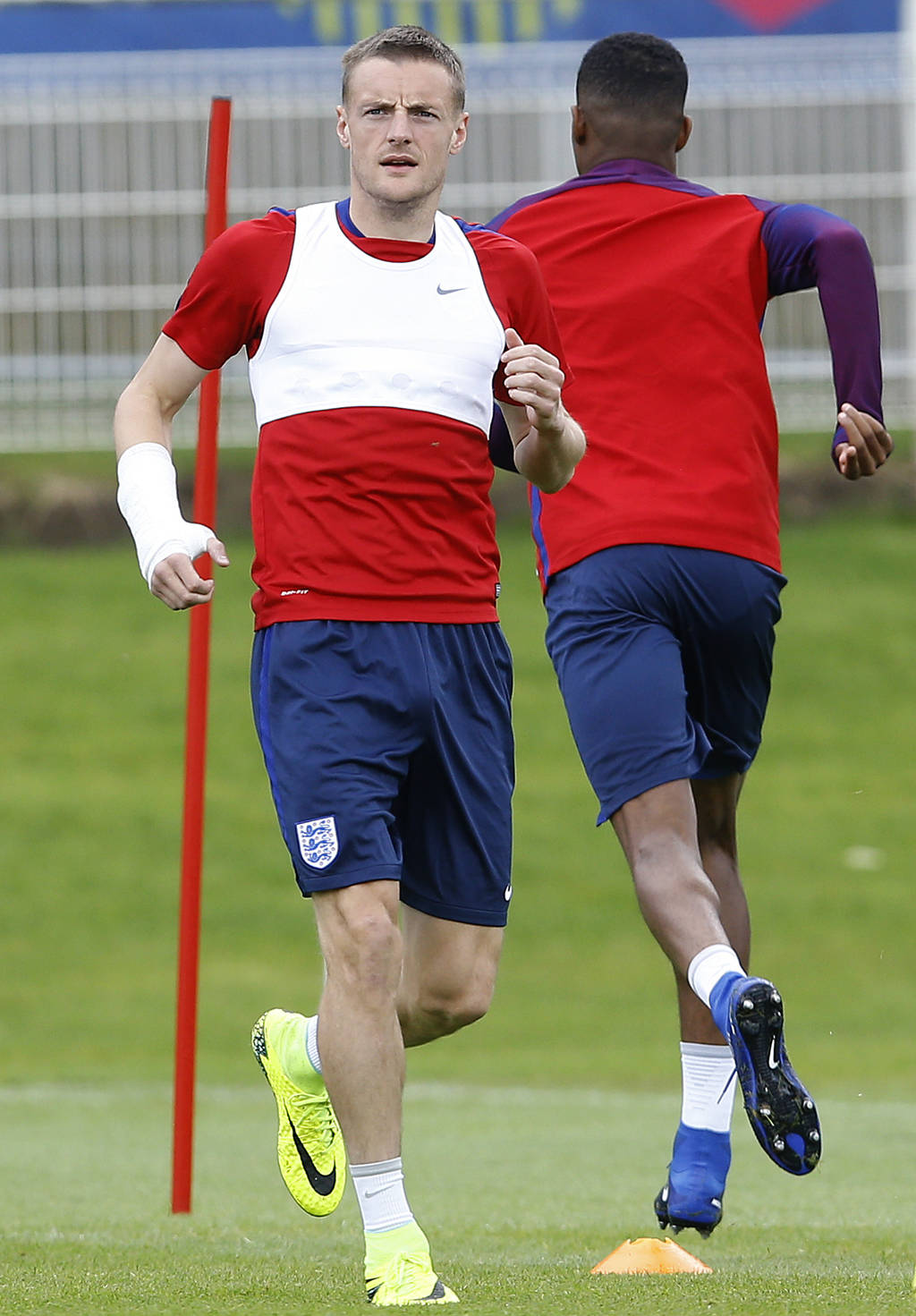 Jamie Vardy se encuentra concentrado con la selección de Inglaterra en la Eurocopa 2016. (AP)