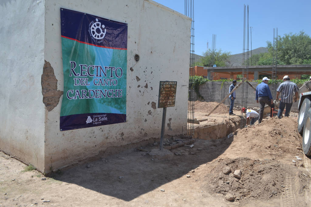 Obra. Ayer se colocó la primera piedra de lo que será el Recinto al Canto Cardenche de la ULSA. (EL SIGLO DE TORREÓN)