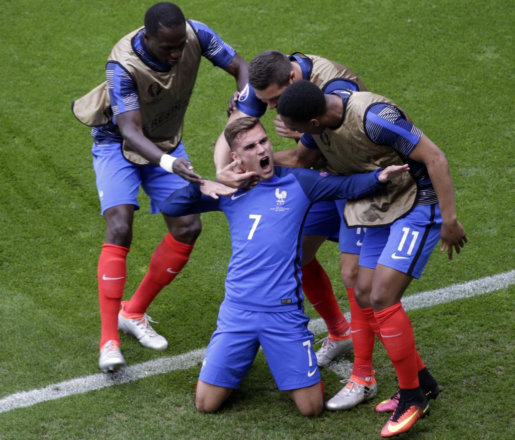 Griezmann lideró la remontada de Francia ante Irlanda. (AP) 
