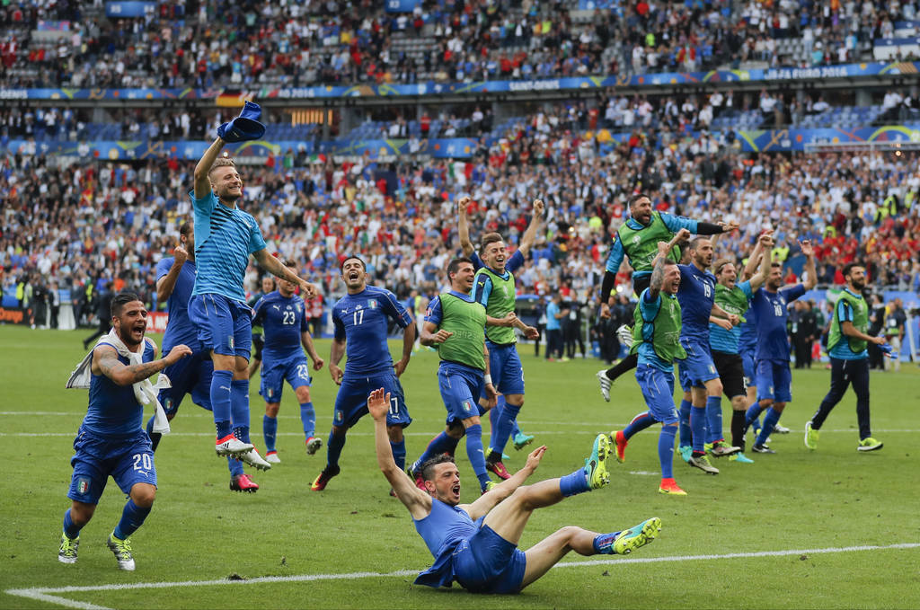 Los italianos estallaron de alegría luego de eliminar a la poderosa selección española, última campeona de la Euro.