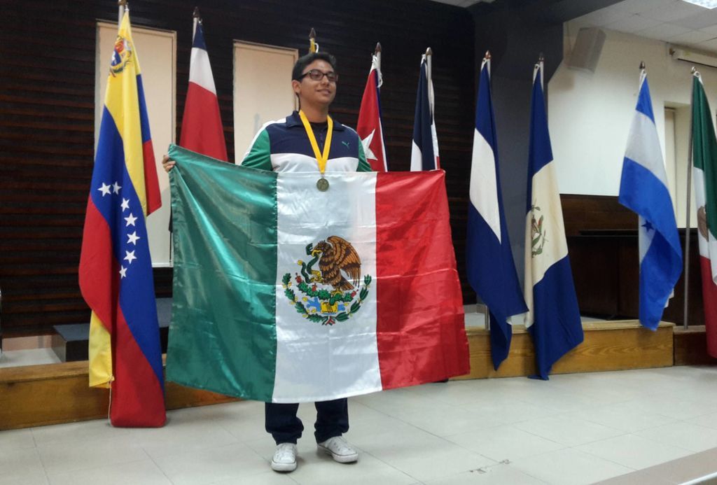 Por todo. Diego Hinojosa tiene la confianza que en el torneo internacional de matemáticas México se traiga el primer puesto. (ESPECIAL)