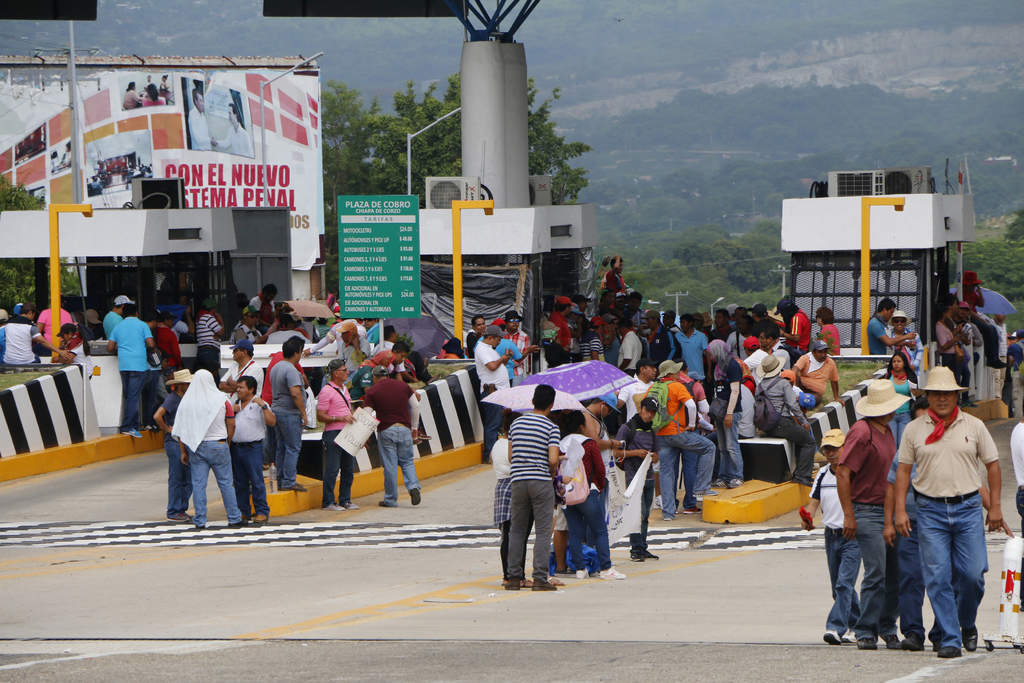 Oaxaca y Chiapas son los estados afectados por los bloqueos que encabezan integrantes de la Coordinadora Nacional de Trabajadores de la Educación (CNTE). (ARCHIVO)