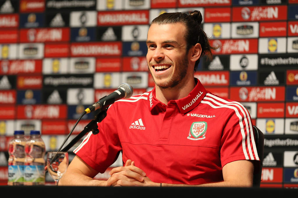 El delantero Gareth Bale aseguró que la selección de Gales ha conseguido llegar a semifinales en la Euro gracias al trabajo de conjunto. (AP)