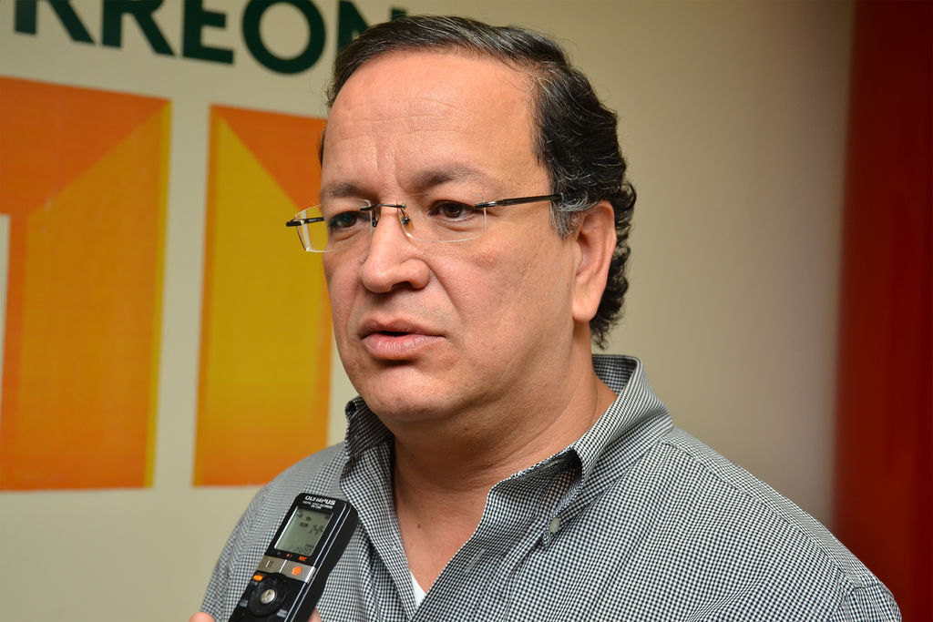 El tesorero Municipal, Enrique Mota Barragán, dice que se pretende a avanzar en el abatimiento del rezago. (ARCHIVO)