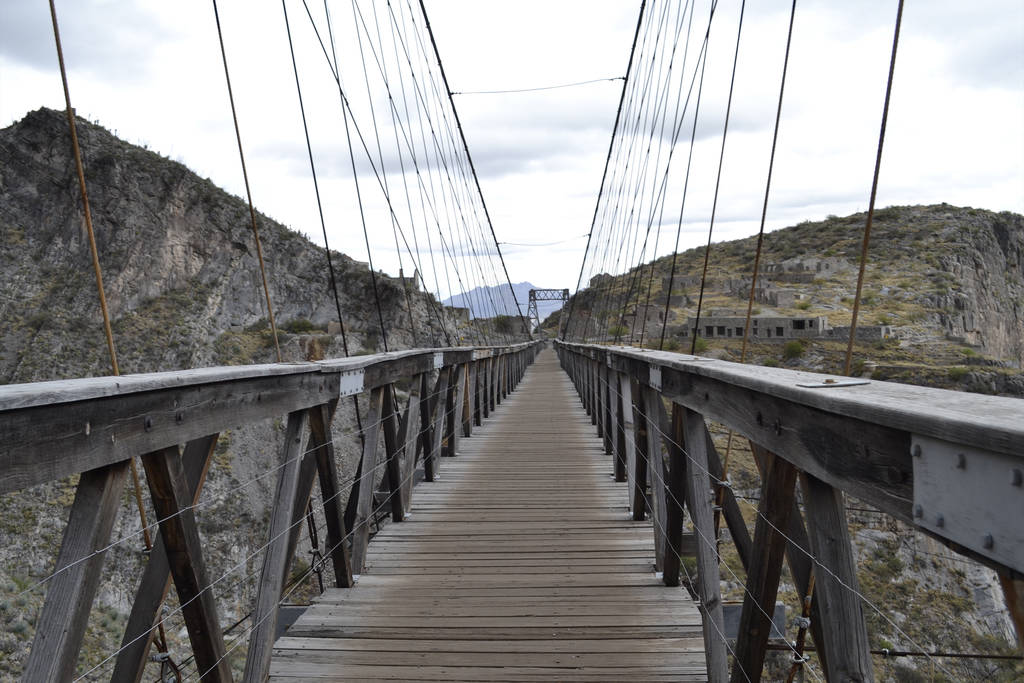 Puente.  Se ha registrado poca afluencia de turismo desde el accidente ocurrido en el mes de febrero. 