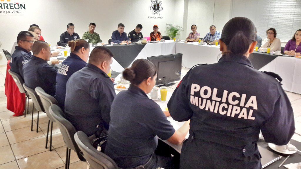 El alcalde Miguel Riquelme Solís lanzó una alerta para que dimensionen los riesgos en los que se encuentran sus hijos y extremen sus medidas de prevención. (TWITTER)