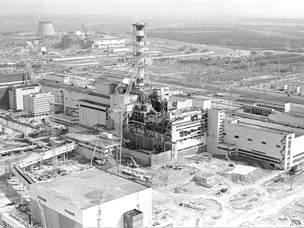 Vista aérea de la planta nuclear de Chernóbil, Ucrania (1986). Foto: Volodymyr Repik/AP