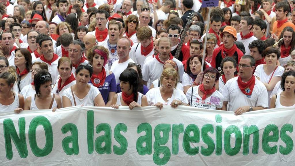 Protesta. Miles de personas se congregaron para exigir un alto a los abusos en San Fermín. 
