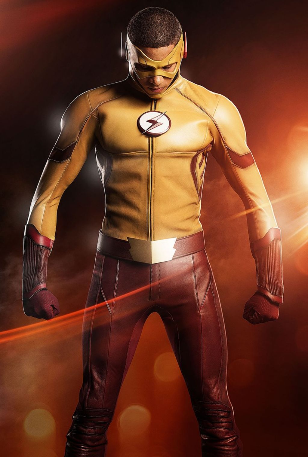 Warner dio a conocer en su cuenta de Twitter la primer imagen oficial del héroe de nombre “Wally West”; lo encarnará el actor afroamericano Keiynan Londsdale.