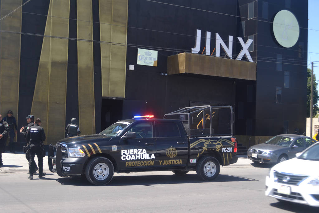 Bomba. Supuesto explosivo afuera de bar en Torreón, provoca movilización de las corporaciones. (EL SIGLO DE TORREÓN) 