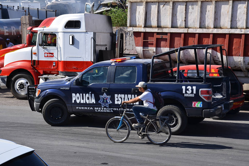 Robo. Elementos de la Policía Mixta de Gómez Palacio, detuvieron a Roberto Originales por el robo de vehículo.