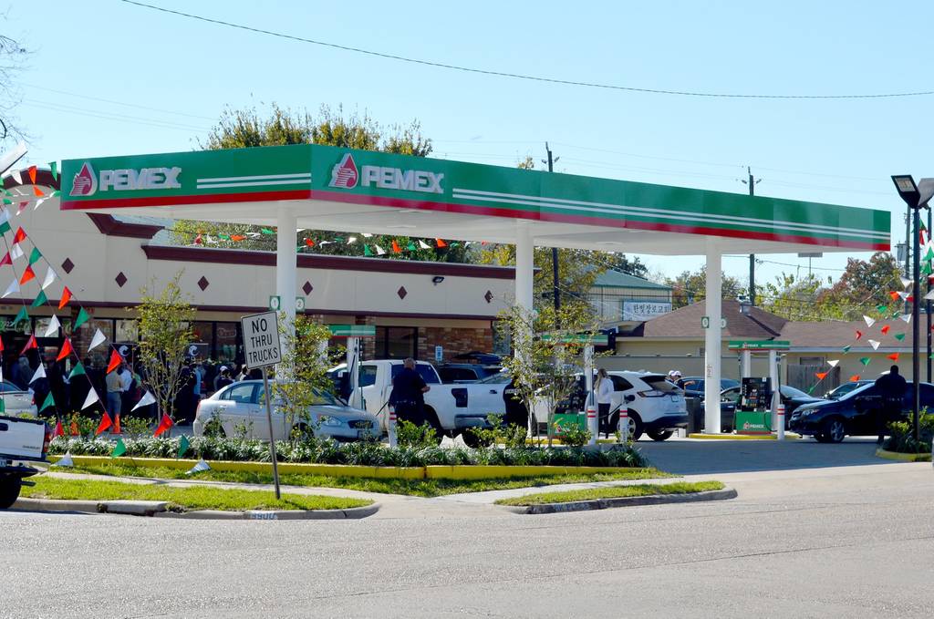Petición. Las petroleras de EU piden que en México se homologuen las normas de las gasolinas. (ARCHIVO)