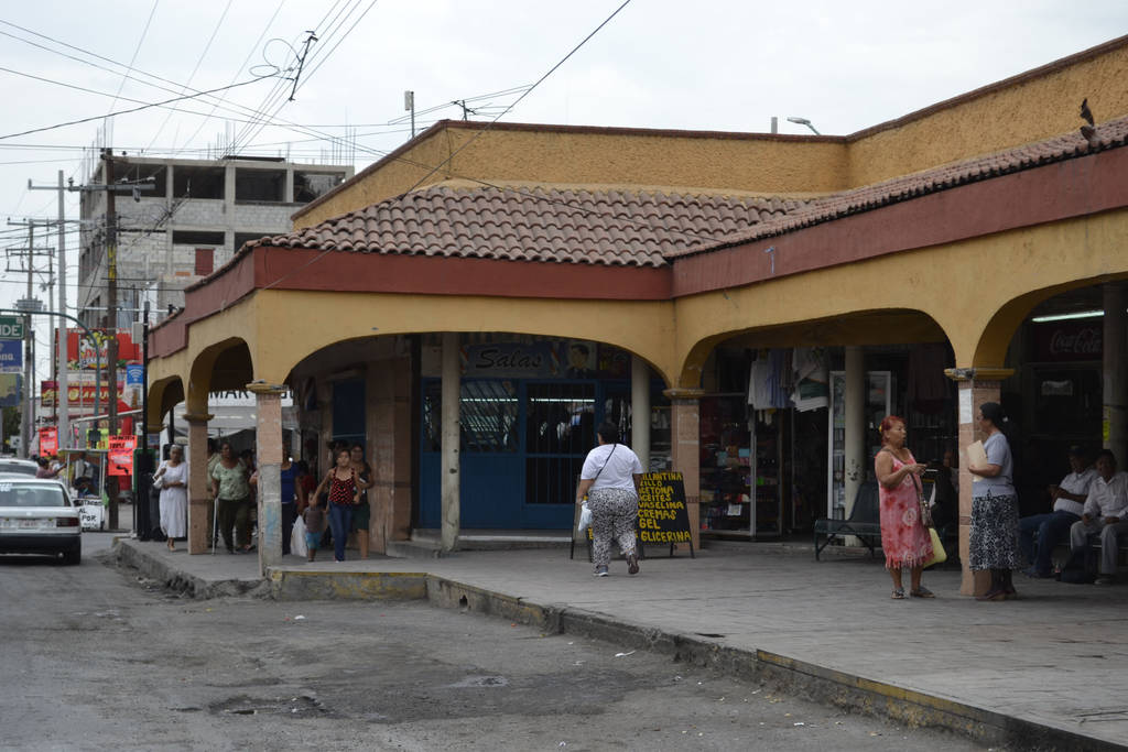 Sin respuesta. Locatarios del mercado de Gómez Palacio, siguen esperando entrega de concesiones. (EL SIGLO DE TORREÓN)