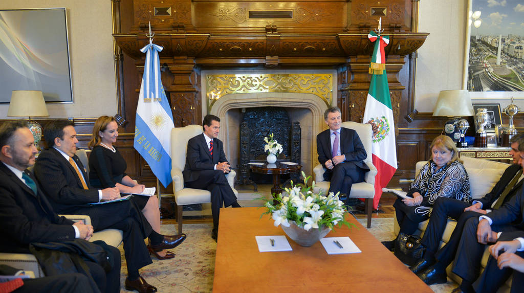 Compromiso. El presidente Enrique Peña Nieto, y el presidente de Argentina, Mauricio Macri, sostuvieron una reunión privada.