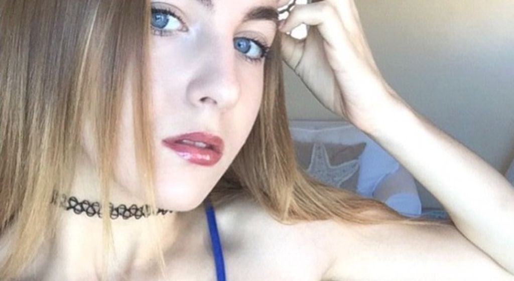 La sobrina del Sol de tan solo 18 años de edad, compartió dos fotografías a través de su cuenta de Instagram, donde aparece luciendo un bikini blanco que deja muy poco a la imaginación.