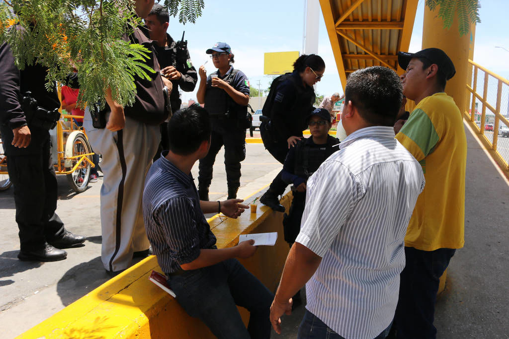 A pesar de que personal del municipio estaba en el lugar, no se detuvo al chofer debido a que el servicio se había completado, y no había delito por perseguir.