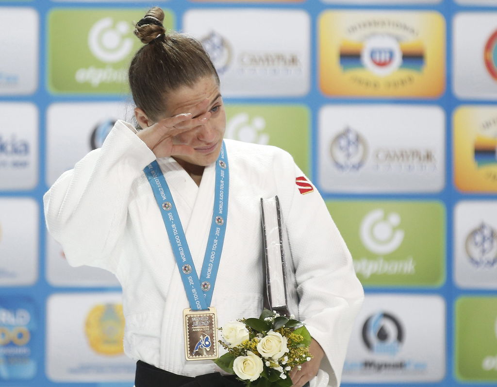 Pareto hizo un waza-ari para quedarse con el histórico triunfo, ya que es la primera mujer argentina en ganar el oro olímpico en una disciplina a nivel individual. (EFE)