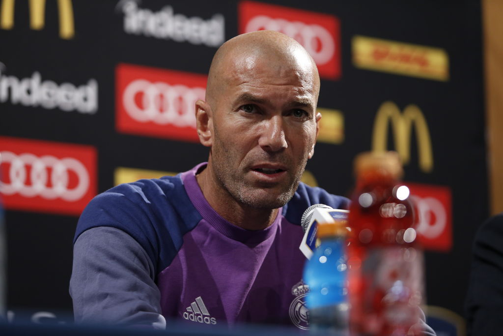 Zinedine Zidane buscará mañana ante Sevilla otro título con el Real Madrid. (AP)